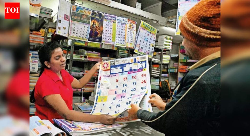 भारताच्या डिजिटल युगात छापील कॅलेंडर लुप्त होण्यास नकार देते