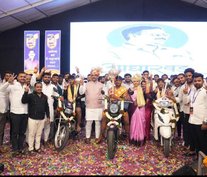 नवलाख उंब्रेत कुस्तीचा नवा अध्याय; राहुल सातकर ठरला मावळ केसरी,  महिला केसरी अनुष्का दहिभाते  .तर कुमार केसरी ओंकार भोते