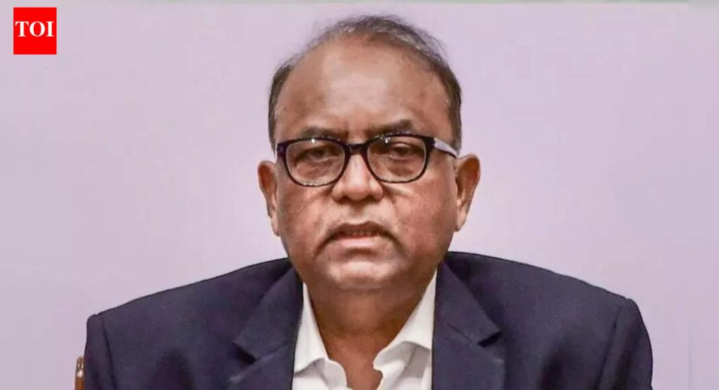 SEC ने नागरी निवडणुकीत 70% मतदानासाठी दबाव आणला, गैरहजर कर्मचाऱ्यांवर कारवाई करण्याचे आदेश दिले