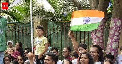 कॅम्पमधील शाळा, महाविद्यालये आज बंद