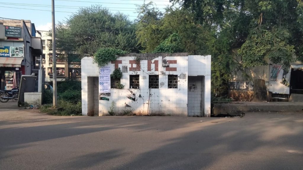 तळेगावात मोजकीच स्वच्छतागृहे. नगराध्यक्ष संतोष दाभाडे लक्ष देणार का?