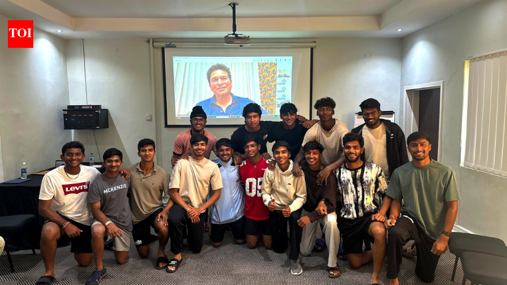 U-19 विश्वचषकात पाकिस्तानच्या लढतीपूर्वी सचिन तेंडुलकर पेप टॉकने भारताला प्रेरणा दिली | क्रिकेट बातम्या