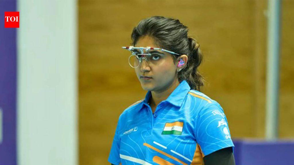 ईशा सिंगने महिलांच्या 10 मीटर एअर पिस्तूलमध्ये सुवर्णपदक जिंकले, भारताला संघाच्या विजयाकडे नेले