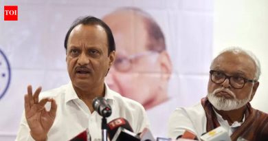 अजित पवार, कलमाडी यांना नगरसेवकांनी वाहिली श्रद्धांजली
