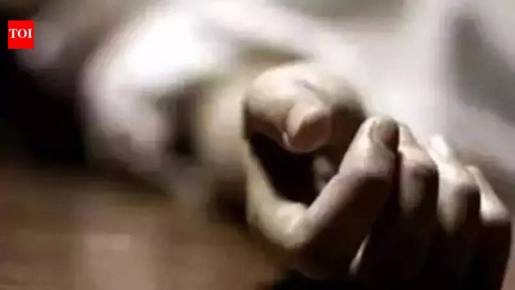 लक्झरी बसने चार वाहनांना धडक दिल्याने मोटारसायकलस्वार ठार, त्याचा मुलगा आणि अन्य एक जण जखमी