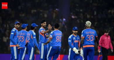 पाकिस्तान विरुद्ध बॉलिंग शेकअप? सुनील गावस्कर यांनी T20 विश्वचषक स्पर्धेसाठी भारतातील मोठ्या बदलाचे संकेत दिले आहेत