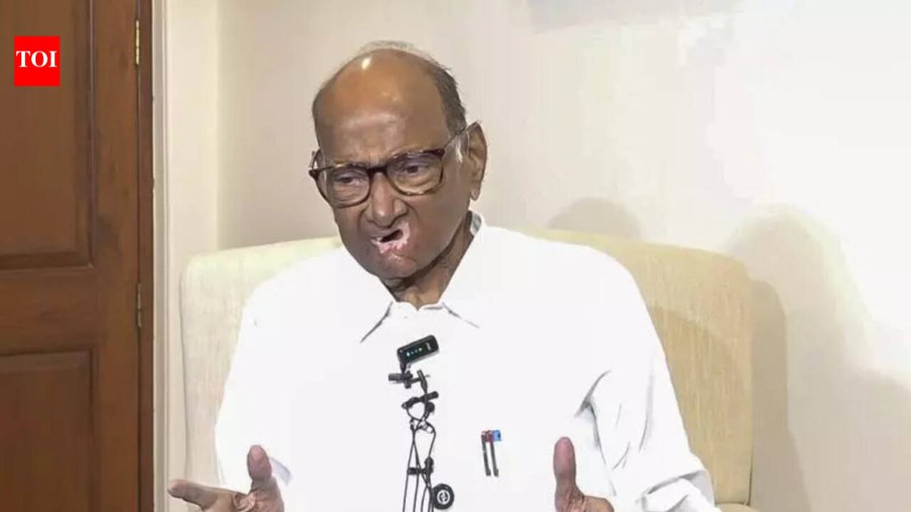 राष्ट्रवादीचे (सपा) अध्यक्ष शरद पवार यांना बरे झाल्यानंतर रुग्णालयातून डिस्चार्ज देण्यात आला आहे