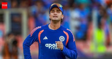 अभिषेक शर्माला वगळणार? T20 विश्वचषकाच्या खराब फॉर्ममध्ये भारतीय प्रशिक्षकाने नवीन प्रवेश दिला