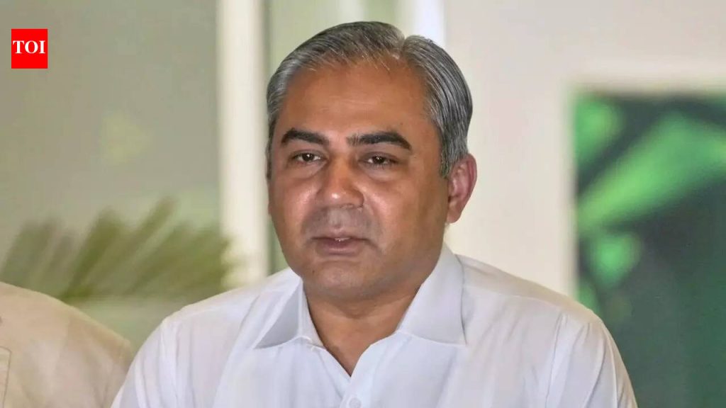 ‘पीसीबी प्रमुखांनी पूर्ण स्वातंत्र्य दिले आहे असे समजू नका’: मोहसिन नक्वी पाकिस्तान क्रिकेट तणावाच्या पार्श्वभूमीवर