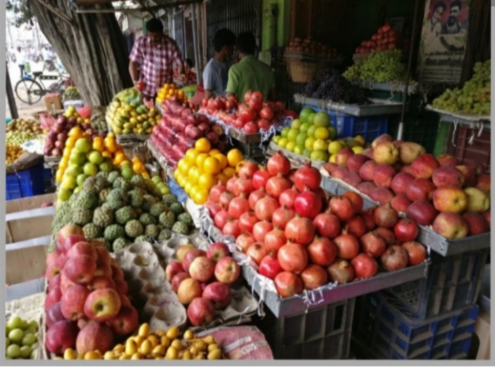 तळेगावचा आठवडे बाजार प्रशासनाची उदासीनता आणि नागरिकांचा कोंडलेला श्वास
