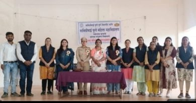 निर्भय कन्या अभियानातून विद्यार्थिनींना सक्षमीकरणाचा मंत्र सावित्रीबाई फुले महिला महाविद्यालयात तेजस्विनी चोरगे यांचे प्रेरणादायी मार्गदर्शन