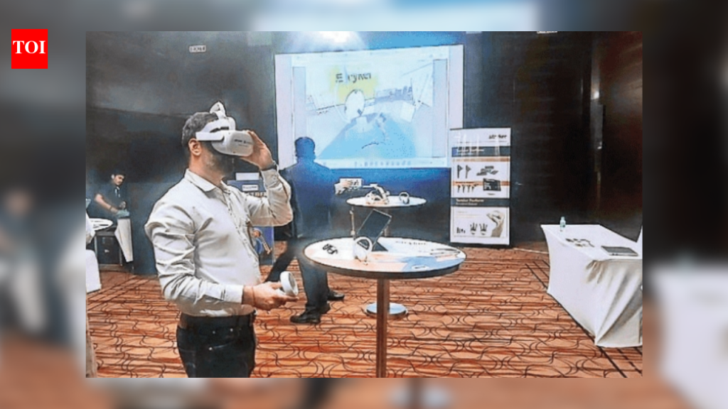 पुण्यात VR आणि AI रीशेप शोल्डर सर्जिकल प्रशिक्षण