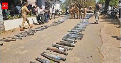 2,822 मोटारसायकलस्वारांवर कारवाई; 900 सुधारित सायलेन्सर चिरडले