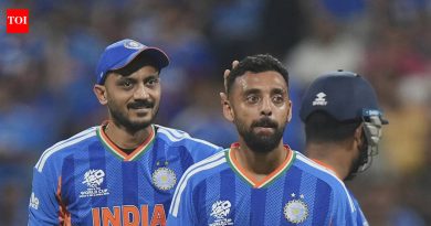 ‘तुम्ही एक्स-फॅक्टर आहात, स्वतःवर विश्वास ठेवा’: अक्षर पटेलने टी-20 विश्वचषक फायनलपूर्वी वरुण चक्रवर्तीला पाठिंबा दिला