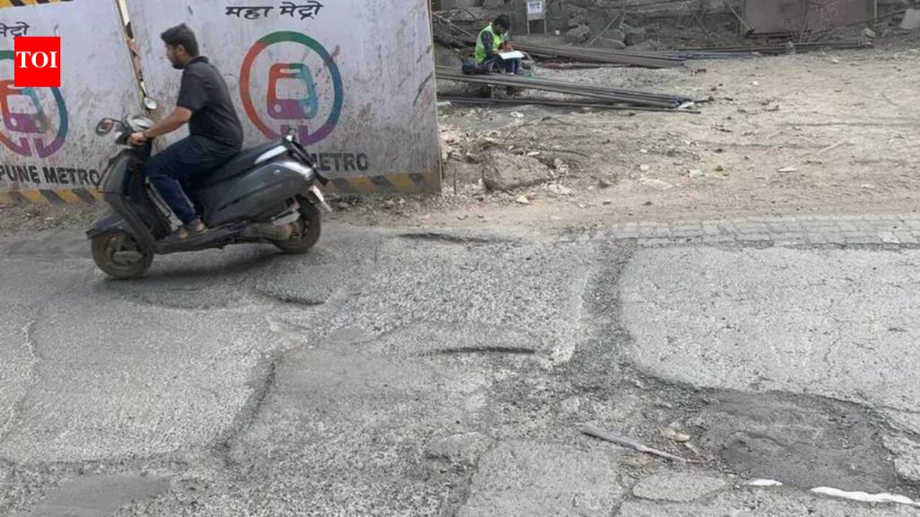 निगडी-चिंचवड मेट्रोच्या कामाची तातडीने दुरुस्ती करण्याची प्रवाशांची मागणी, मनसेचा २५ मार्चपासून आंदोलनाचा इशारा