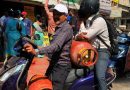 घरगुती एलपीजी सिलिंडरची डिलिव्हरी मंदावली, पॅनीक बुकिंग दरम्यान प्रतीक्षा वेळ वाढतो
