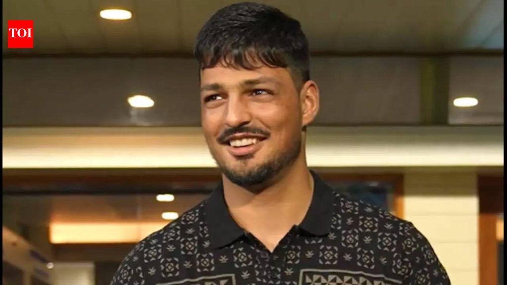काबुल हल्ल्यानंतर पाकिस्तानला इशारा देणारा अफगाण क्रिकेटपटू आयपीएल संघासोबत साजरा करत आहे — तो येथे खेळत आहे