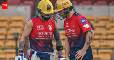 विराट कोहलीने RCB इंट्रा-स्क्वॉड गेममध्ये 19 चेंडूत 45 धावांसह आयपीएलचा इशारा पाठवला – पहा