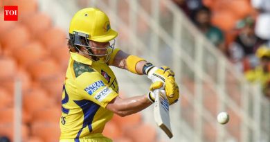 CSK अडचणीत! एमएस धोनीच्या दुखापतीनंतर, स्टार खेळाडू आयपीएल 2026 च्या सुरुवातीपासून बाहेर पडला