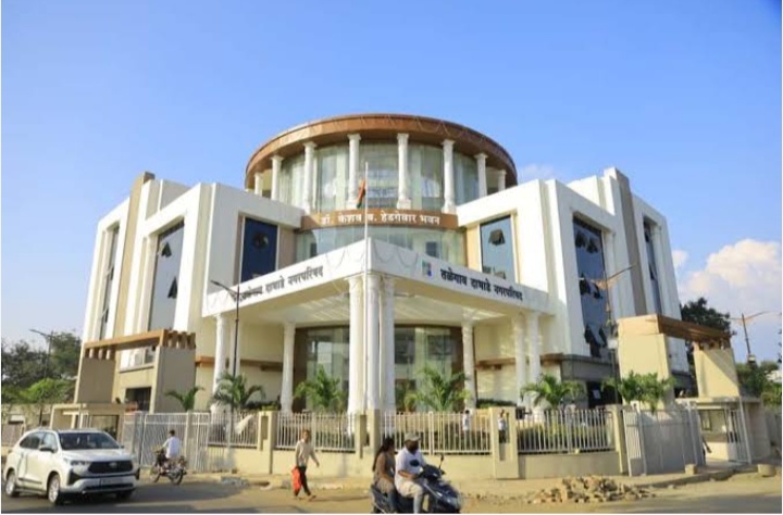 स्वच्छतेसोबतच भाषेचा सन्मान राखला जाईल का.