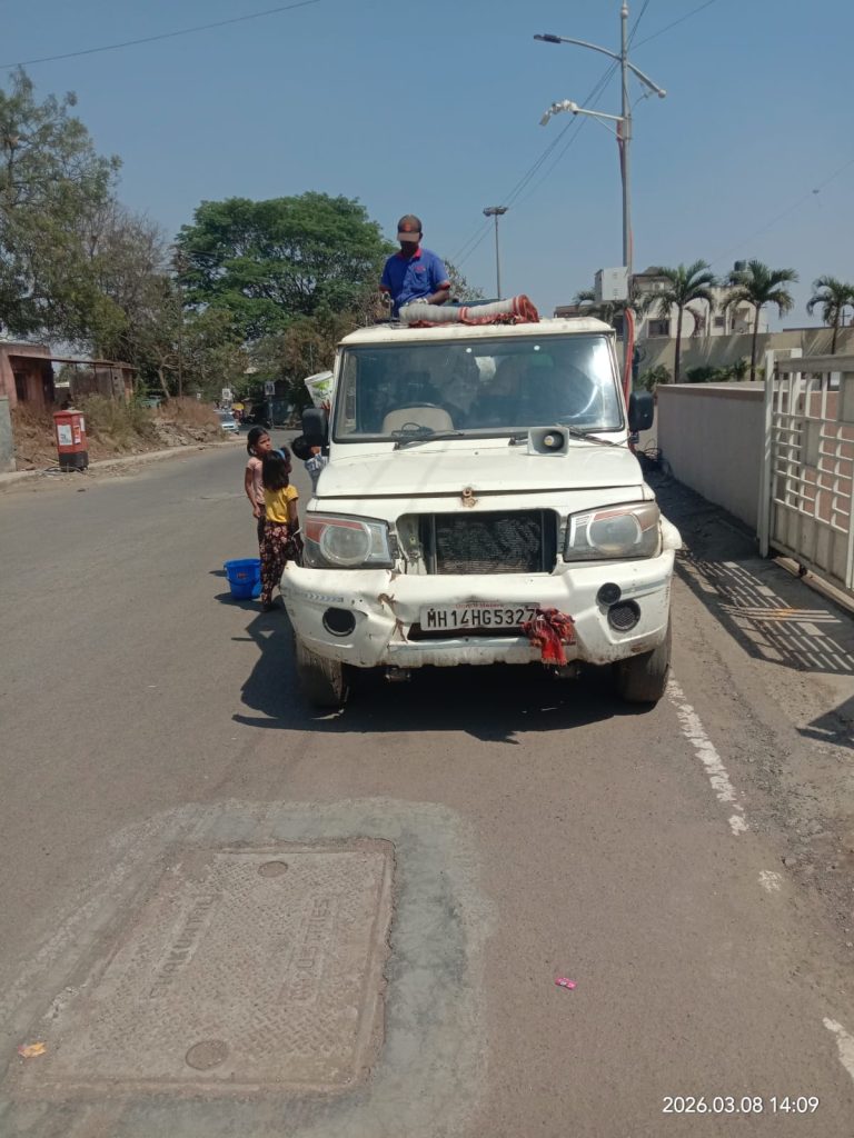 स्वच्छता दूतांचा गौरव. पण घंटागाड्यांवर हिंदीचा गजर.तळेगावात राजभाषेच्या सन्मानाचा प्रश्न ऐरणीवर