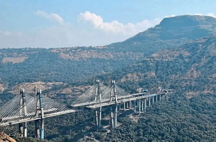 मुंबई–पुणे एक्सप्रेसवेवरील ‘मिसिंग लिंक प्रकल्प मेमध्ये खुला होण्याची शक्यता: ९७.६० टक्के काम पूर्ण,