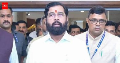 खरात प्रकरणाशी संबंधित माहिती कोण लीक करत आहे हे सरकारने शोधून काढावे, डीसीएम शिंदे यांनी ज्योतिषाला १७ कॉल केल्याचे दमानिया यांच्या दाव्यानंतर सामंत म्हणाले.