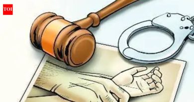 पोक्सोचा आरोपी पोलिस लॉकअपमध्ये लटकलेल्या अवस्थेत सापडला