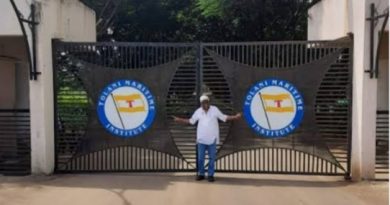 तोलानी मेरीटाईम मधे बास्केटबॉल पोस्ट कोसळून विद्यार्थ्याचा दुर्दैवी अंत