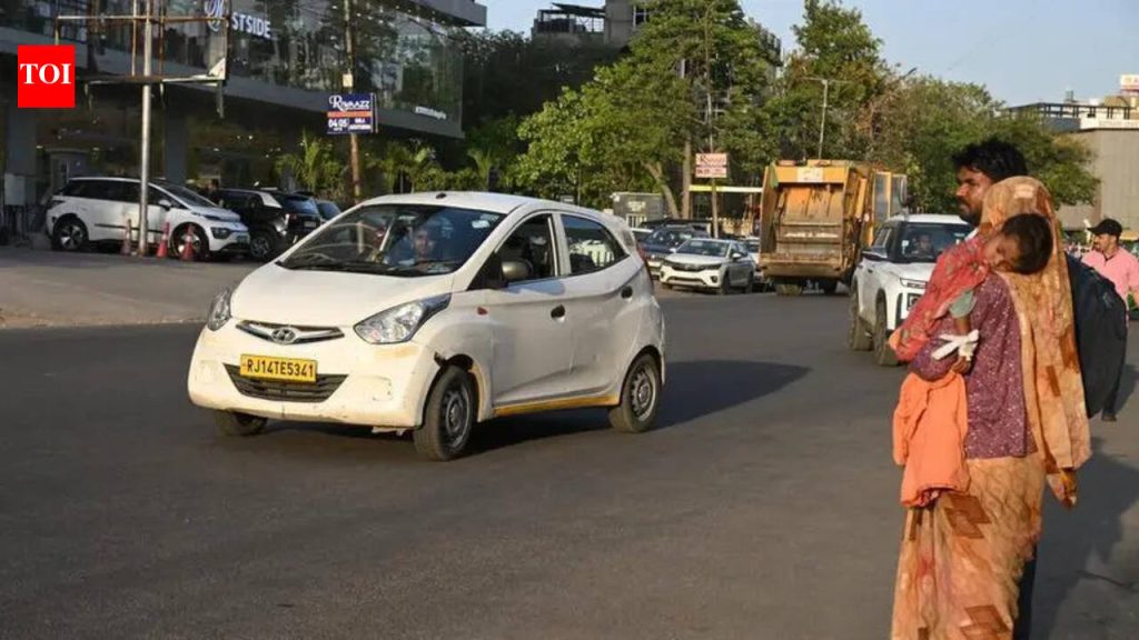 भाडे नियमांचे पालन न केल्याने पुणे आरटीओने उबेरला पत्र पाठवले, कॅबी आणि ऑटो चालकांवर कारवाई होईल