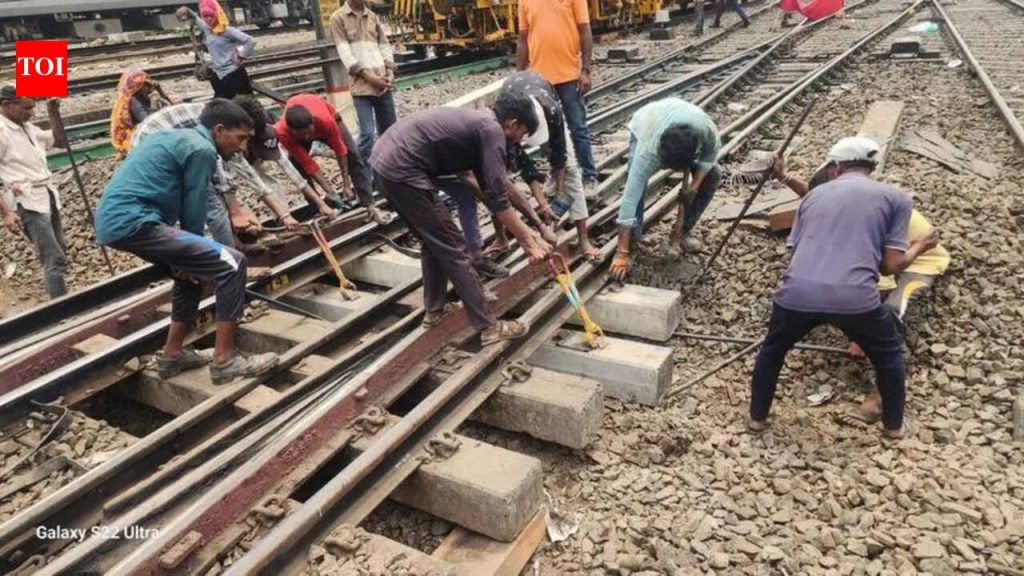 पुणे रेल्वे विभाग या वर्षाच्या अखेरीस सर्व 16 डायमंड क्रॉसिंगपासून मुक्त होणार आहे