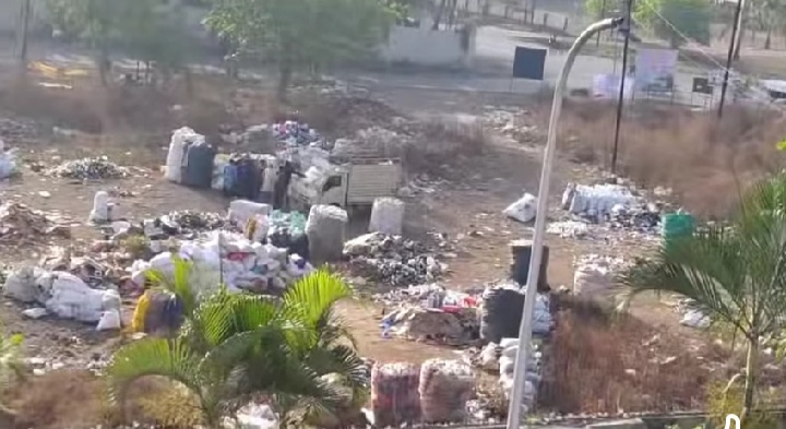 तळेगाव दाभाडे नगरपरिषद हद्दीत शासकीय जागेवर अतिक्रमणाचा सुळसुळाट