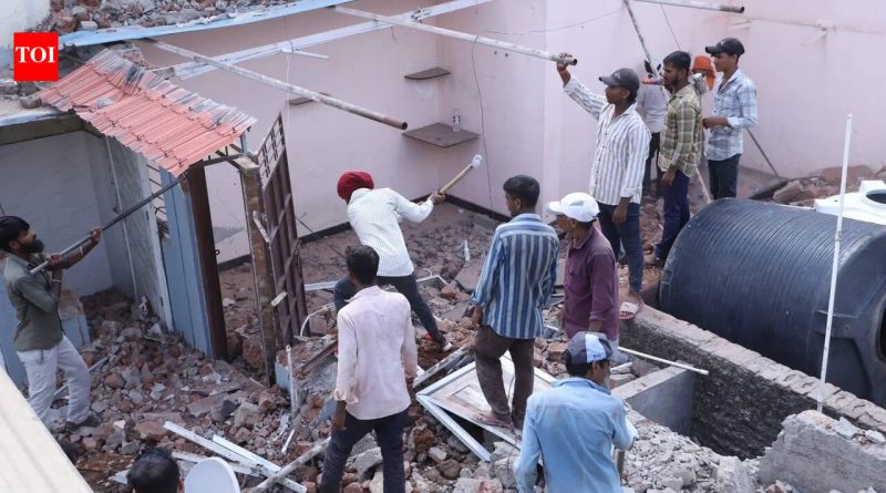 PCMC ने फुगेवाडी येथील हुच दुर्घटनेतील आरोपींशी संबंधित बेकायदेशीर निवासी बांधकाम पाडले | पुणे बातम्या