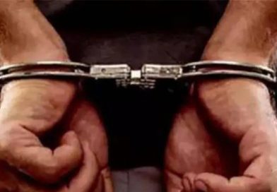 पुणे पोलीस कर्मचाऱ्यांना धक्काबुक्की आणि शिवीगाळ केल्याप्रकरणी २६ वर्षीय तरुणाला अटक