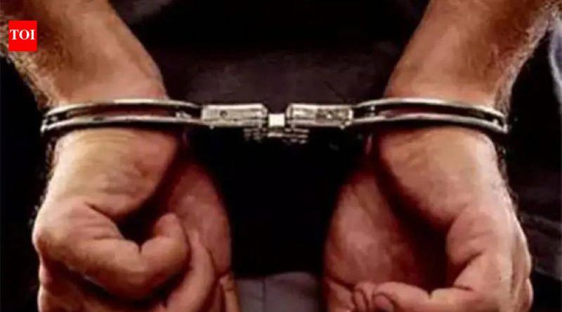 पुणे पोलीस कर्मचाऱ्यांना धक्काबुक्की आणि शिवीगाळ केल्याप्रकरणी २६ वर्षीय तरुणाला अटक