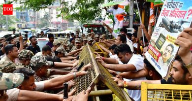 पुनर्मूल्यांकन प्रक्रियेत CBSE विद्यार्थ्यांकडून भौतिकशास्त्रातील सुधारणांबद्दल कमाल तक्रार पुनर्मूल्यांकन प्रक्रियेत CBSE विद्यार्थ्यांकडून भौतिकशास्त्रातील सुधारणांबद्दल कमाल तक्रार