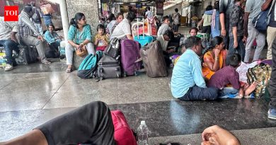 प्रवाशांची सुरक्षा सुधारण्यासाठी जीआरपीने पुणे रेल्वे स्थानकातून ६० भिकाऱ्यांना पुनर्वसन गृहात हलवले प्रवाशांची सुरक्षा सुधारण्यासाठी जीआरपीने पुणे रेल्वे स्थानकातून ६० भिकाऱ्यांना पुनर्वसन गृहात हलवले