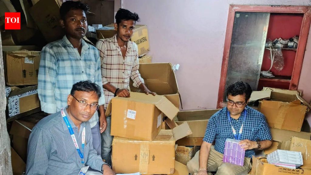FDA ची बेकायदेशीर अंमली पदार्थांच्या व्यापारावर धडक, पुणे आणि कोल्हापूर येथून सुमारे ₹25 लाखांचा साठा जप्त | पुणे बातम्या