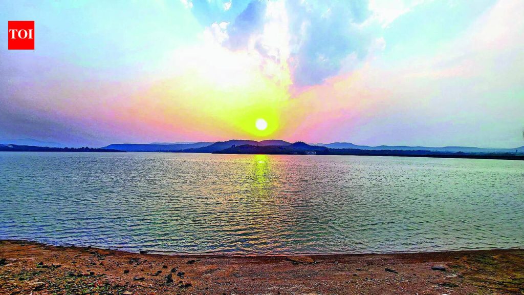 खडकवासला धरणातून कालव्यात पाणी सोडणे आठवड्याच्या शेवटी थांबणार, 4 टीएमसी पाणी पिण्यासाठी राखीव