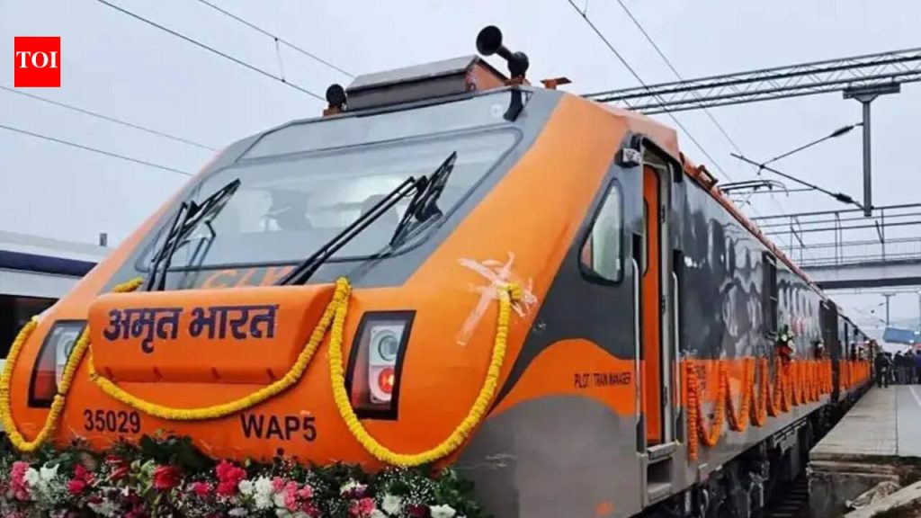 रेल्वेमंत्री वैष्णव आणि मुख्यमंत्री फडणवीस यांच्या हस्ते पुण्यातून दोन नवीन गाड्यांचे उद्घाटन | पुणे बातम्या