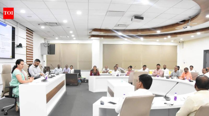 आधीच्या मतदान याद्यांमध्ये अंशतः जुळणारे किंवा तफावत असलेल्या मतदारांना पुरावे सादर करावे लागतील | पुणे बातम्या आधीच्या मतदान याद्यांमध्ये अंशतः जुळणारे किंवा तफावत असलेल्या मतदारांना पुरावे सादर करावे लागतील | पुणे बातम्या