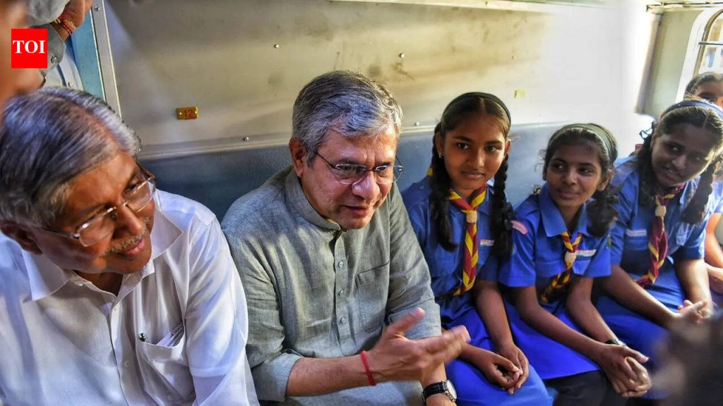 सुधारित पुणे-नाशिक रेल्वे कॉरिडॉरसाठी डीपीआर तयार: वैष्णव | पुणे बातम्या