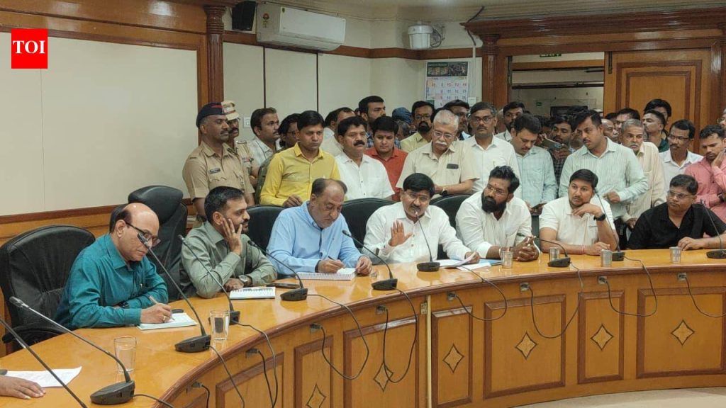 PCMC च्या ओल्या कचरा प्रक्रिया निर्देशावर गृहनिर्माण संस्था प्रतिनिधींनी चिंता व्यक्त केली | पुणे बातम्या