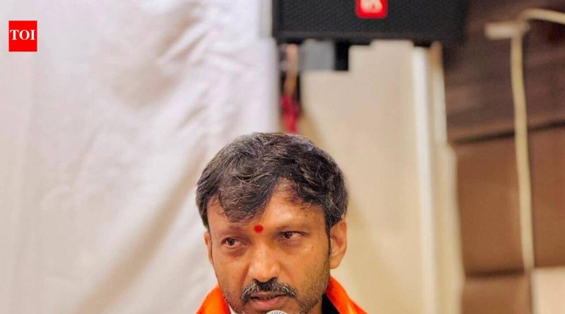 न्यायालयाच्या निकालाने उस्मानाबादचे खासदार राजेनिंबाळकर निराश, समर्थकांशी चर्चा करून दोन दिवसांत राजकीय वाटचाल ठरवणार न्यायालयाच्या निकालाने उस्मानाबादचे खासदार राजेनिंबाळकर निराश, समर्थकांशी चर्चा करून दोन दिवसांत राजकीय वाटचाल ठरवणार