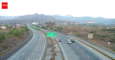 पुणे-मुंबई द्रुतगती मार्गावर चार जणांनी ट्रकचालकाला लुटले