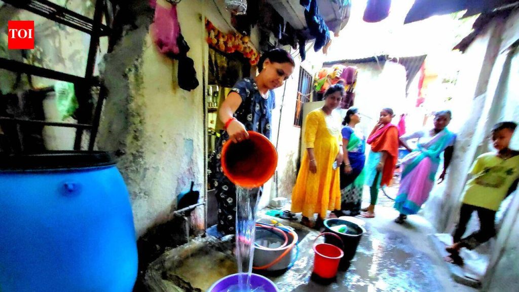 सम-विषम पाणी पुरवठा अंमलबजावणीच्या एका आठवड्यानंतर, नगरसेवकांनी पीएमसीच्या योजनेला फाडले, फ्लॅग फ्लॅग फ्लॅग आऊट, तातडीची पुनर्रचना करण्याची मागणी
