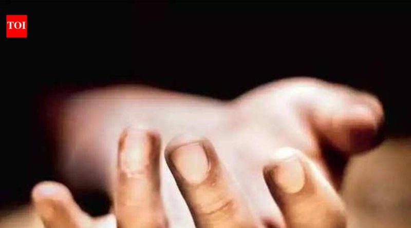 पत्नीचा चाकूने वार करून खून केल्याप्रकरणी सफाई कामगारावर गुन्हा दाखल | पुणे बातम्या पत्नीचा चाकूने वार करून खून केल्याप्रकरणी सफाई कामगारावर गुन्हा दाखल | पुणे बातम्या