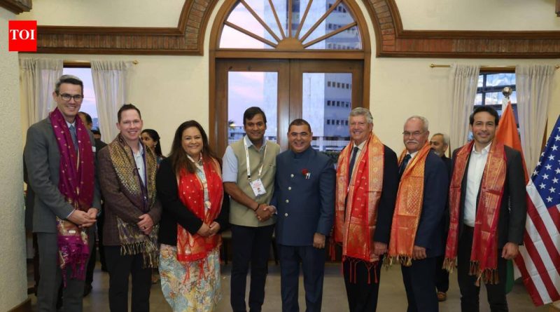 उटाह सिनेटर म्हणतात, भारत आणि अमेरिकेने एकमेकांकडून शिकले पाहिजे