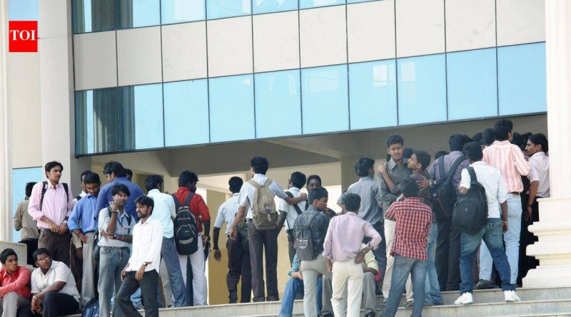 5 राज्य-संचलित शैक्षणिक संस्थांसाठी समान धोरण विद्यार्थ्यांच्या प्रतिक्रियेला कारणीभूत ठरते