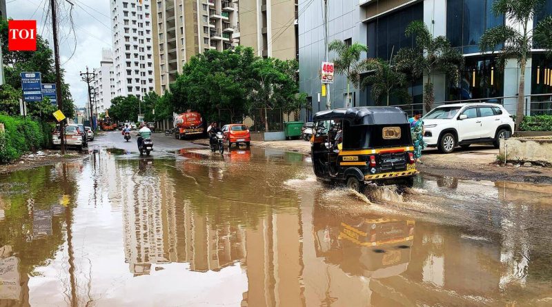 वाढत्या किंमतीमुळे पावसाळ्यातील अडचणींमध्ये भर पडत असल्याने पावसाने ग्रासलेले पुणे अधिक पैसे मोजते वाढत्या किंमतीमुळे पावसाळ्यातील अडचणींमध्ये भर पडत असल्याने पावसाने ग्रासलेले पुणे अधिक पैसे मोजते